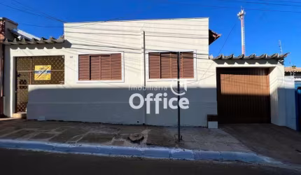 Casa com 2 dormitórios para alugar, 183 m² por R$ 1.200,00/mês - Setor Central - Anápolis/GO