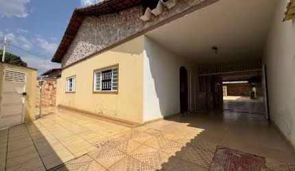 Casa com 3 dormitórios à venda, 257 m² por R$ 900.000,00 - Jundiaí - Anápolis/GO