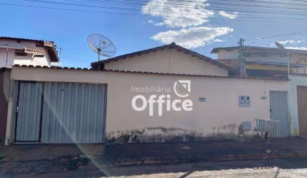 Casa com 3 dormitórios à venda, 250 m² por R$ 900.000,00 - Setor Bougainville - Anápolis/GO