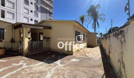 Casa com 3 quartos à venda, 150 m² por R$ 850.000 - Jundiaí - Anápolis/GO