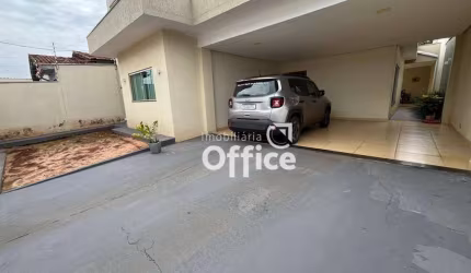 Casa com 3 dormitórios à venda, 164 m² por R$ 730.000,00 - Jardim Europa - Anápolis/GO