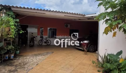 Casa com 3 quartos à venda, 250 m² por R$ 450.000 - Jardim dos Ipês - Anápolis/GO