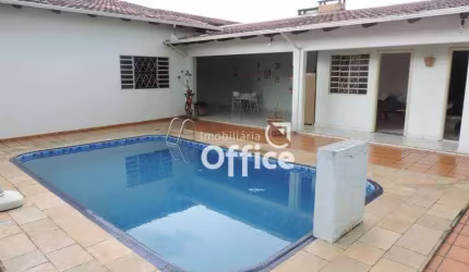 Casa com 4 quartos à venda, 200 m² por R$ 1.500.000 - Jundiaí - Anápolis/GO