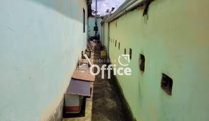 Casa com 2 quartos à venda, 80 m² por R$ 240.000 - Adriana Parque - Anápolis/GO