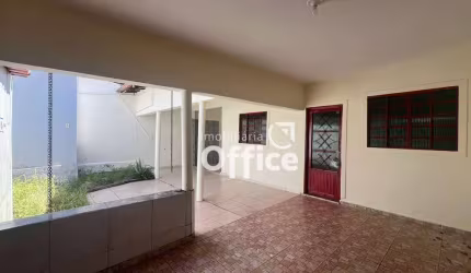Casa com 2 quartos à venda, 169 m² por R$ 380.000 - Vila Santa Isabel - Anápolis/GO