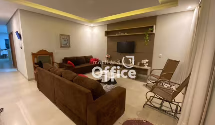 Casa com 4 quartos à venda, 150 m² por R$ 450.000 - Residencial Ildefonso Limirio - Anápolis/GO