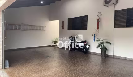 Casa com 3 quartos à venda, 270 m² por R$ 749.000 - Jibran El Hadj - Anápolis/GO