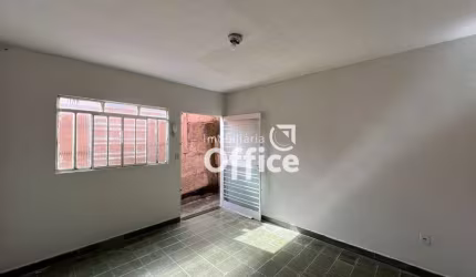 Kitnet com 3 dormitórios para alugar, 60 m² por R$ 850,00/mês - Parque Michel - Anápolis/GO