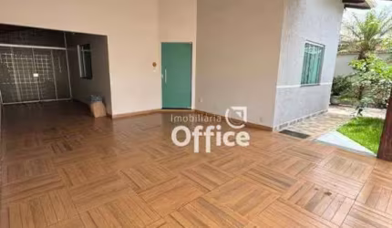Casa com 3 quartos à venda, 250 m² por R$ 720.000 - Parque dos Pirineus - Anápolis/GO