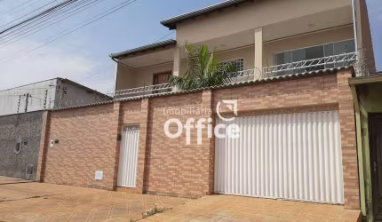 Sobrado com 4 dormitórios para alugar, 280 m² por R$ 3.300,00/mês - Parque dos Pirineus - Anápolis/GO