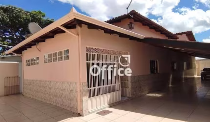 Casa ampla e aconchegante com 3 quartos à venda, 250 m² por R$ 720.000 - Vila Jaiara - Anápolis/GO