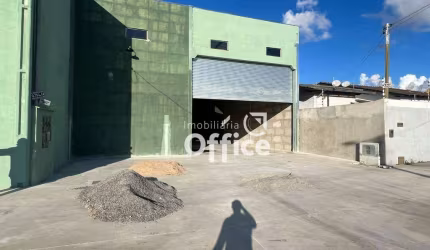 Galpão para alugar, 320 m² por R$ 6.000,00/mês - Polocentro l - Anápolis/GO