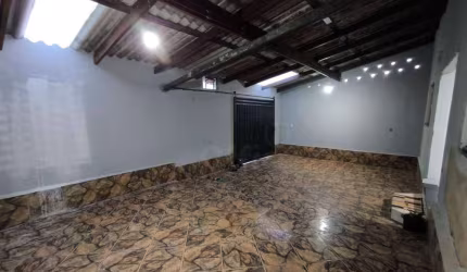 Casa com 3 quartos à venda, 180 m² por R$ 250.000 - Conjunto Habitacional Filostro Machado Carneiro - Anápolis/GO