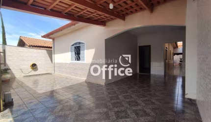 Casa com 4 quartos à venda, 230 m² por R$ 520.000 - Vila Jaiara - Anápolis/GO