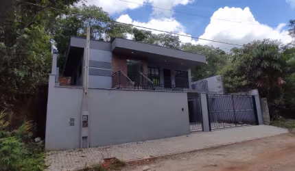 Linda casa próximo a Lucas Nogueira Garcês