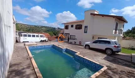 Linda Chacara no Estancia Brasil com 3 casas