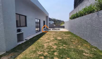 Casa térrea em Conjunto Village