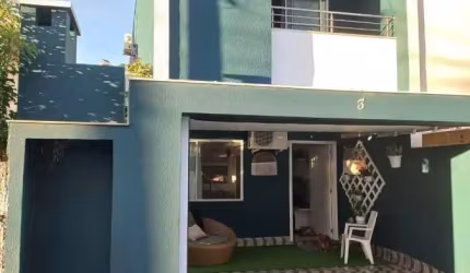SOBRADO GEMINADO MOBILIADO,BEM LOCALIZADO, NÃO ACEITA FINANCIAMENTOO