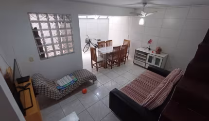 O QUE  VOCÊ PROCURA, SOBRADO GEMINADO DE DOIS DORM. COM ESCRITURA A 500 METROS DO MAR NAS GAIVOTAS