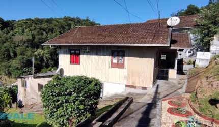 Casa com 2 quartos à venda no Velha, Blumenau , 232 m2 por R$ 220.000