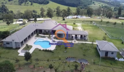 FAZENDA DE ALTO PADRÃO COM 300 HA  EM ITAPETINGA-SP