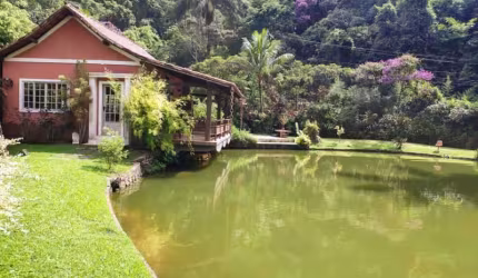 Chácara / sítio com 4 quartos à venda na Avenida Dedo de Deus, Cantagalo, Guapimirim, 500 m2 por R$ 2.650.000