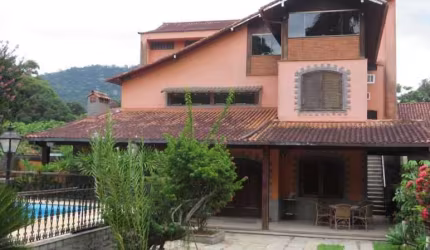 Casa em condomínio fechado com 4 quartos à venda na Avenida Dedo de Deus, Cantagalo, Guapimirim, 550 m2 por R$ 2.000.000