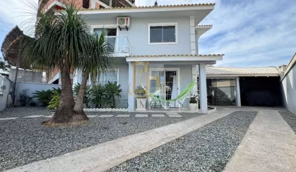 Linda casa para chamar de sua! Com 4 quartos sendo 1 suíte, no bairro Itacolomi em Balneário piçarras.