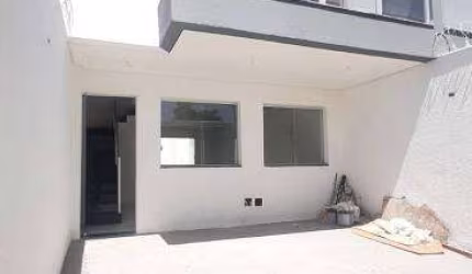 Casa para venda tem 155 metros quadrados com 3 quartos em Parque Xangri-Lá - Contagem - MG