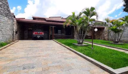 Casa para venda tem 360 metros quadrados com 3 quartos em Jardim Leblon - Belo Horizonte - MG