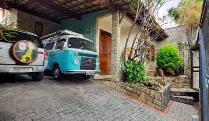 Casa para venda tem 360 metros quadrados com 3 quartos em Copacabana - Belo Horizonte - MG