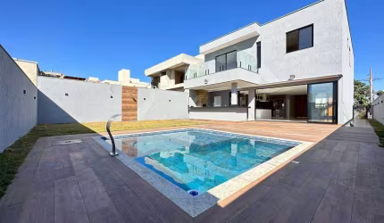 Casa para venda tem 290 metros quadrados com 4 quartos em Residencial Park I - Vespasiano - MG