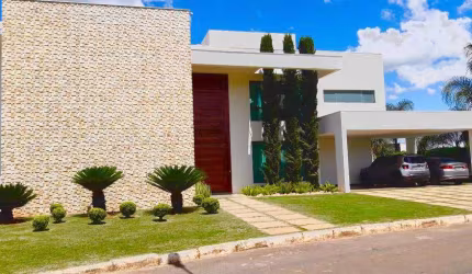 Apartamento para venda tem 527 metros quadrados com 4 quartos
