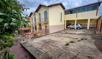 Casa em Santa Mônica - Belo Horizonte - MG