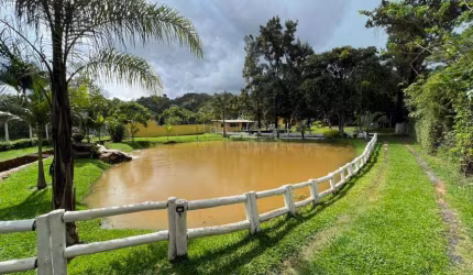 Fazenda/Sítio/Chácara para venda com 3000 metros quadrados com 4 quartos em Centro - Esmeraldas - MG