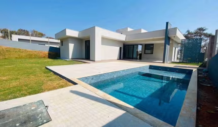 Casa de condomínio para venda possui 1000 metros quadrados com 4 quartos