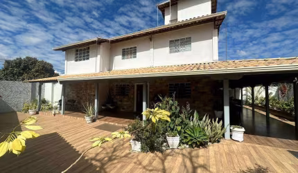 Casa para venda tem 250 metros quadrados com 5 quartos em Jardim Encantado - Vespasiano - MG
