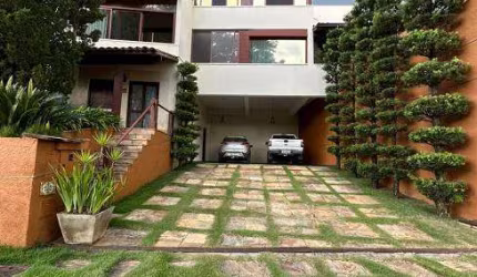 Casa para venda possui 600 metros quadrados com 4 quartos em Residencial Sul - Nova Lima - MG