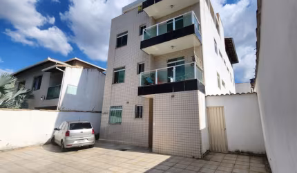 Oportunidade - Cobertura com 3 quartos opção de fazer o 4º quarto