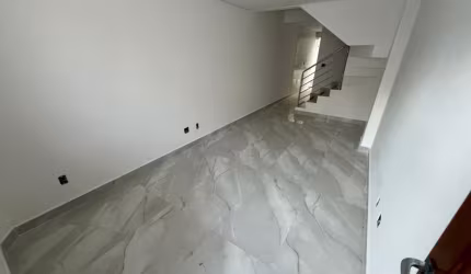 Mega oportunidade de casa geminada no bairro Vila Clóris