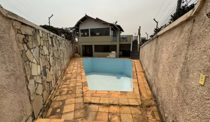 Mega oportunidade de casa em ótima localização no bairro Santa Amélia