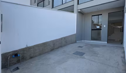 Oportunidade de casa com entrada independente no bairro São João Batista