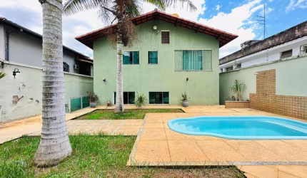 Charmosa Casa Colonial na Região da Pampulha