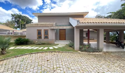CASA | 04 SUÍTES E 10 VAGAS | BAIRRO BANDEIRANTES