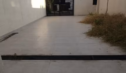 Oportunidade, Casa geminada com entrada individual,  no bairro Santa Branca;