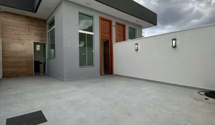 Oportunidade, Maravilhosa casa de alta padrão , meio lote plana no bairro Vila Cloris;