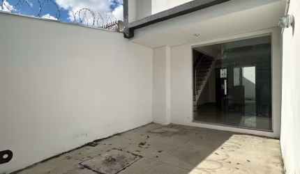 Oportunidade, Casa  duplex á venda no bairro Piratininga;