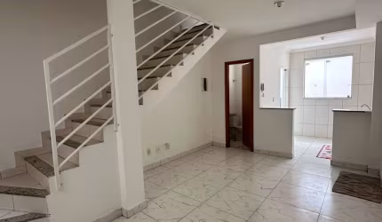 Oportunidade de casa em condomínio em ótima localização no bairro Jardim Leblon