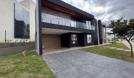 Casa em Condomínio - 4 Suítes sendo 1 Suíte Master - 4 Vagas - Gran Park Toscana