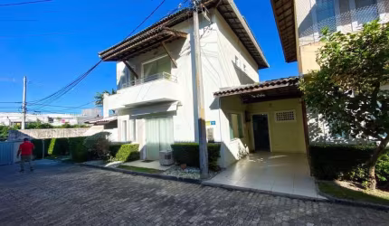 Casa em Condomínio para Venda em Lauro de Freitas, Buraquinho, 4 dormitórios, 1 suíte, 2 banheiros, 1 vaga